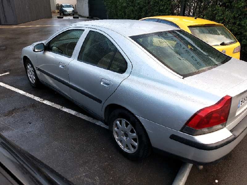 volvo s60 berlina del año 2002