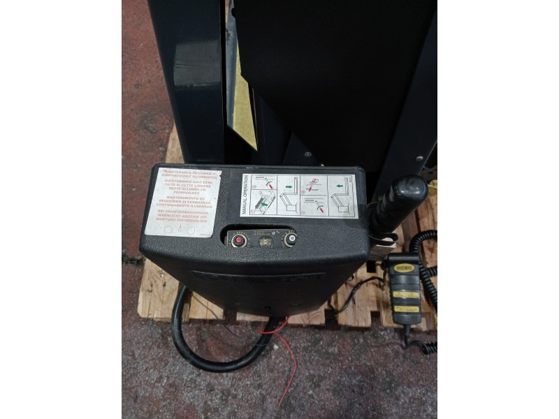 Recambio de herramientas para volkswagen crafter combi (2e) referencia OEM IAM   RAMPA