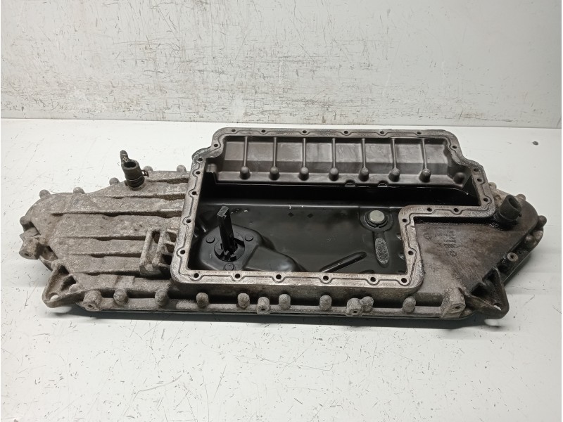 Recambio de carter para audi a8 (4e2) referencia OEM IAM 057103602F  