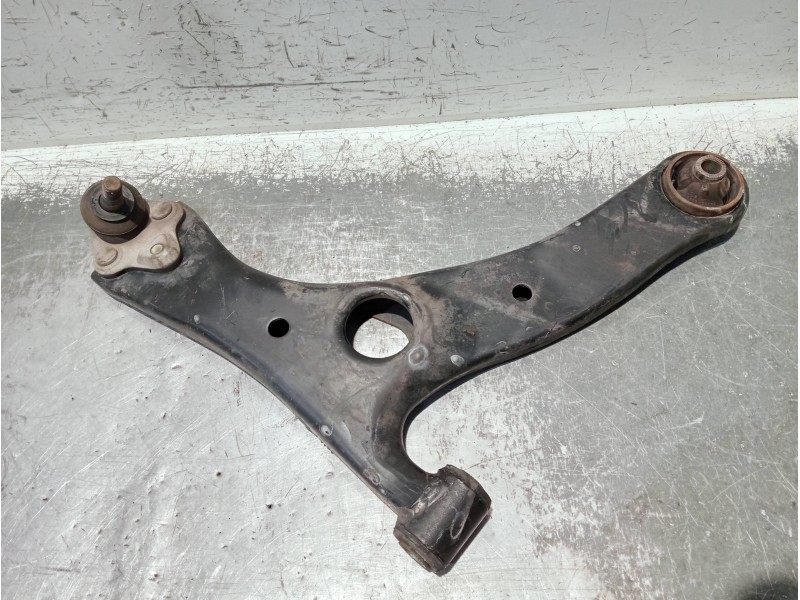 Recambio de brazo suspension inferior delantero derecho para toyota celica (t23) referencia OEM IAM   