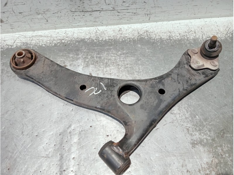 Recambio de brazo suspension inferior delantero izquierdo para toyota celica (t23) referencia OEM IAM   