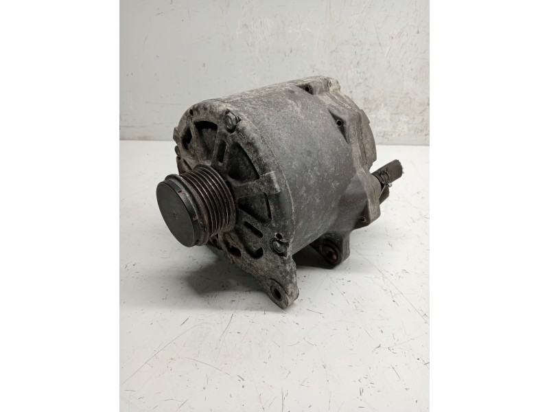 Recambio de alternador para audi a8 (4e2) referencia OEM IAM 059903015T  