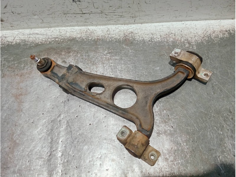 Recambio de brazo suspension inferior delantero izquierdo para alfa romeo 147 (190) referencia OEM IAM 60624986  