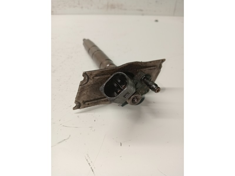 Recambio de inyector para audi a8 (4e2) referencia OEM IAM 0445115058 057130277AG BOSCH