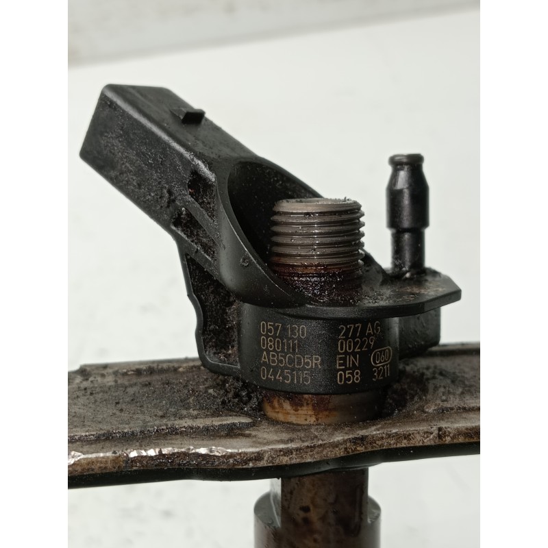 Recambio de inyector para audi a8 (4e2) referencia OEM IAM 0445115058 057130277AG BOSCH