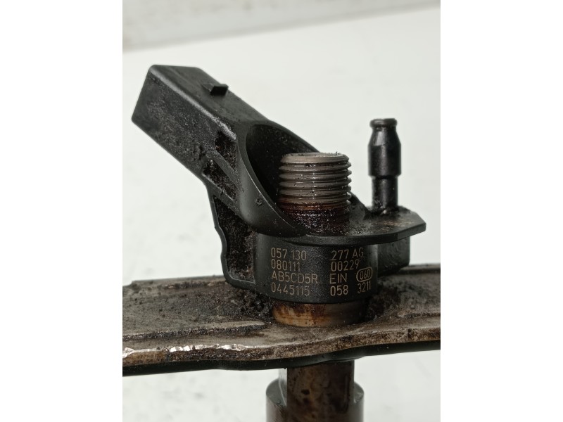 Recambio de inyector para audi a8 (4e2) referencia OEM IAM 0445115058 057130277AG BOSCH