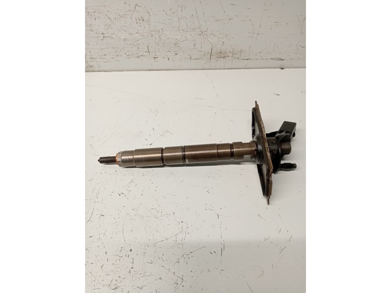 Recambio de inyector para audi a8 (4e2) referencia OEM IAM 0445115058 057130277AG BOSCH