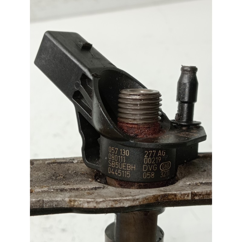 Recambio de inyector para audi a8 (4e2) referencia OEM IAM 0445115058 057130277AG BOSCH