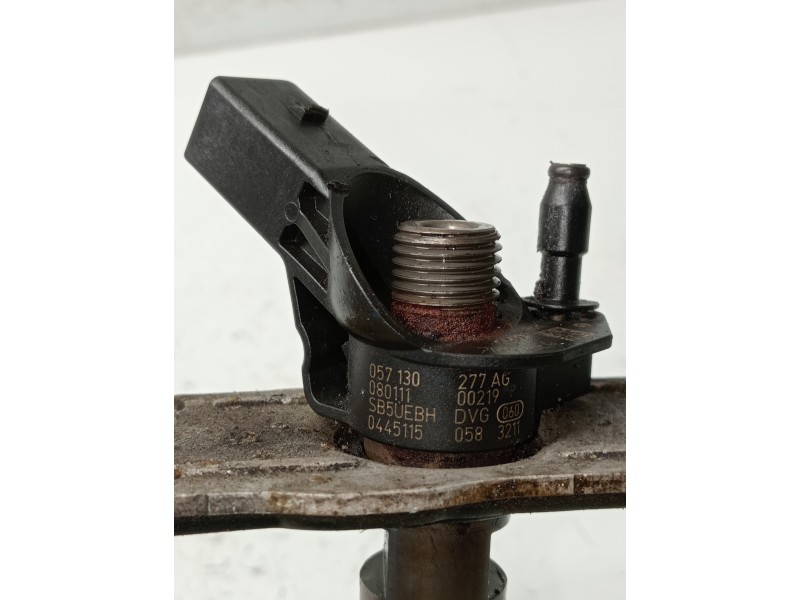 Recambio de inyector para audi a8 (4e2) referencia OEM IAM 0445115058 057130277AG BOSCH
