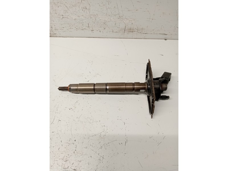 Recambio de inyector para audi a8 (4e2) referencia OEM IAM 0445115058 057130277AG BOSCH