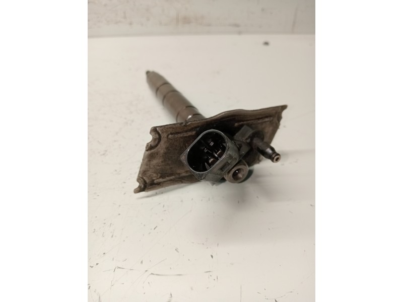 Recambio de inyector para audi a8 (4e2) referencia OEM IAM 0445115058 057130277AG BOSCH