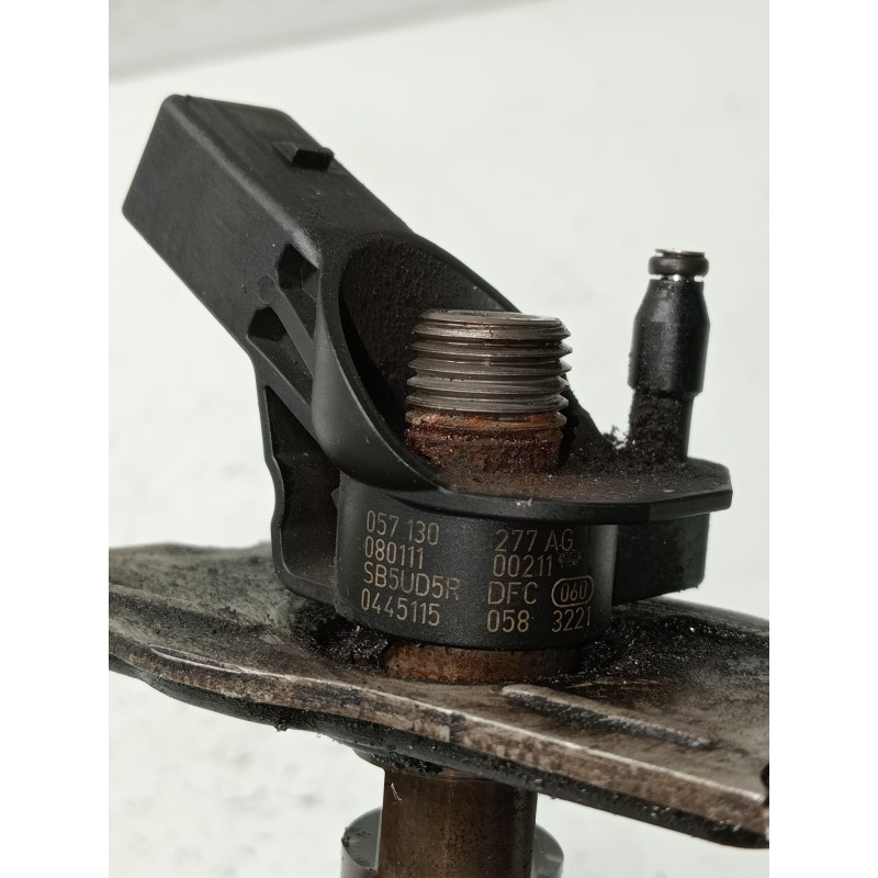 Recambio de inyector para audi a8 (4e2) referencia OEM IAM 0445115058 057130277AG BOSCH