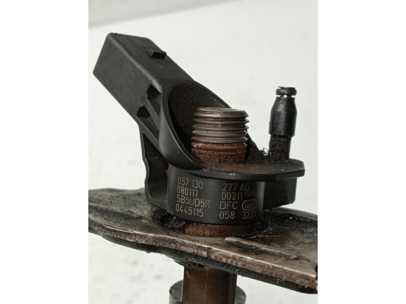 Recambio de inyector para audi a8 (4e2) referencia OEM IAM 0445115058 057130277AG BOSCH
