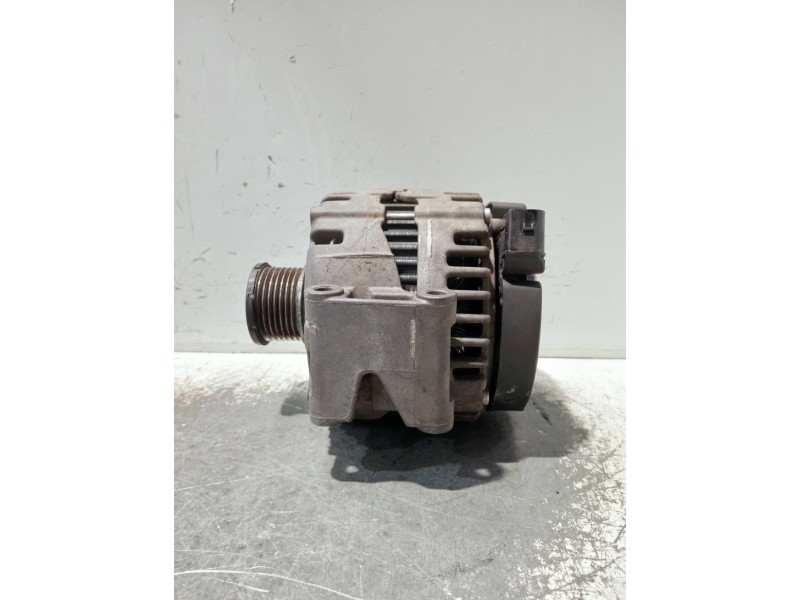 Recambio de alternador para mercedes clase cls (w219) referencia OEM IAM A0131546402 0121715011 