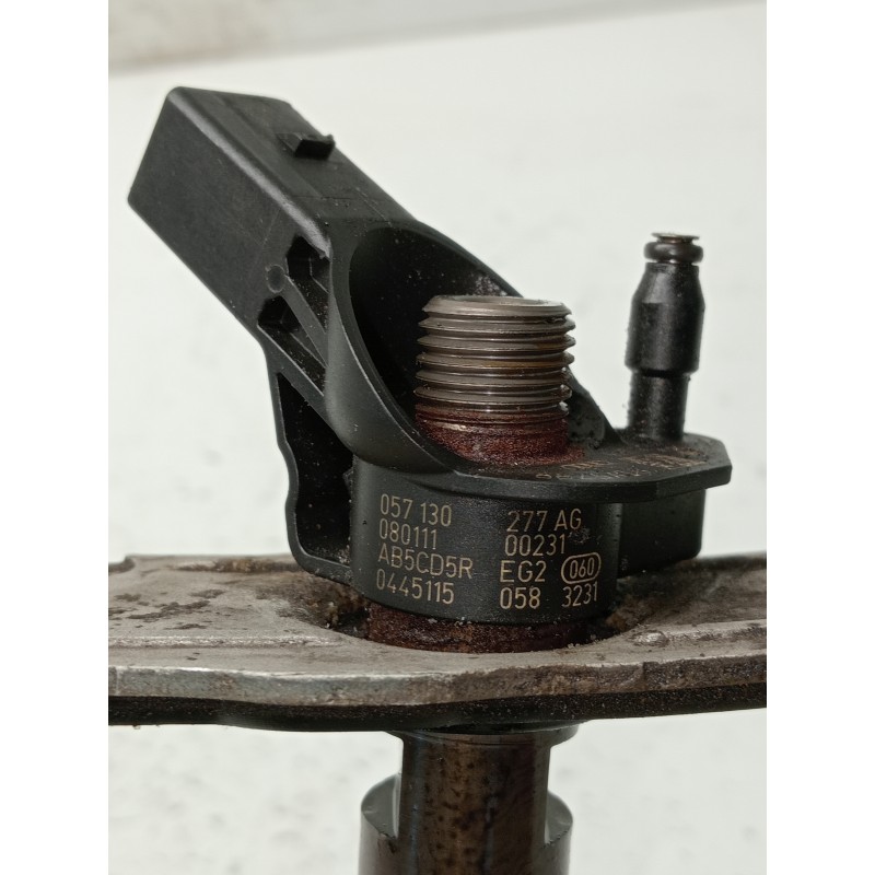 Recambio de inyector para audi a8 (4e2) referencia OEM IAM 0445115058 057130277AG BOSCH