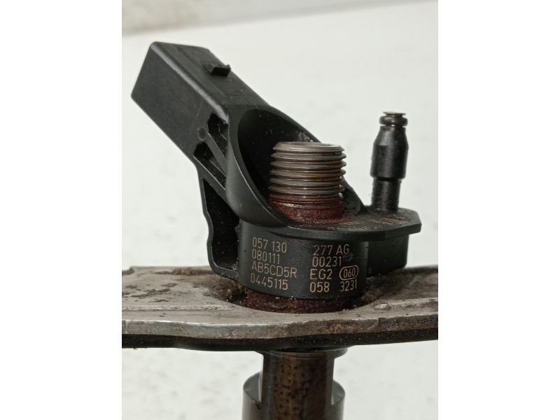 Recambio de inyector para audi a8 (4e2) referencia OEM IAM 0445115058 057130277AG BOSCH