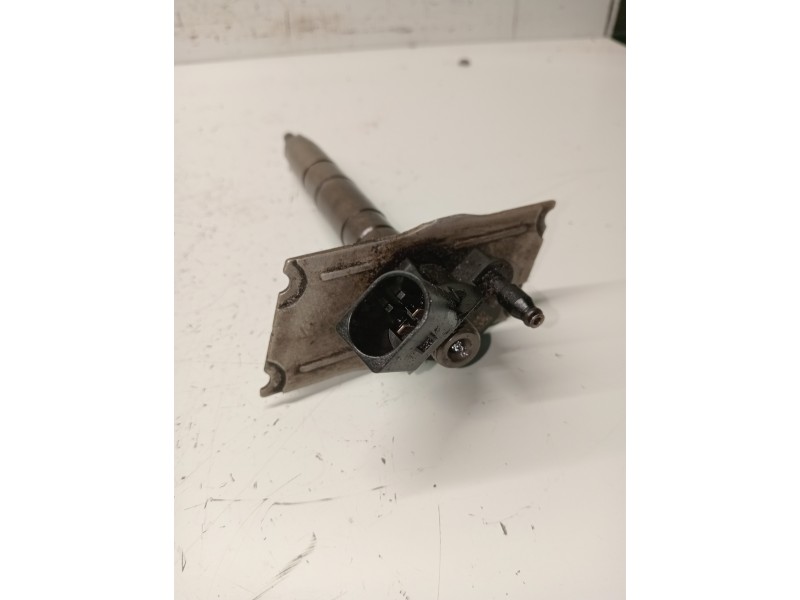 Recambio de inyector para audi a8 (4e2) referencia OEM IAM 0445115058 057130277AG BOSCH