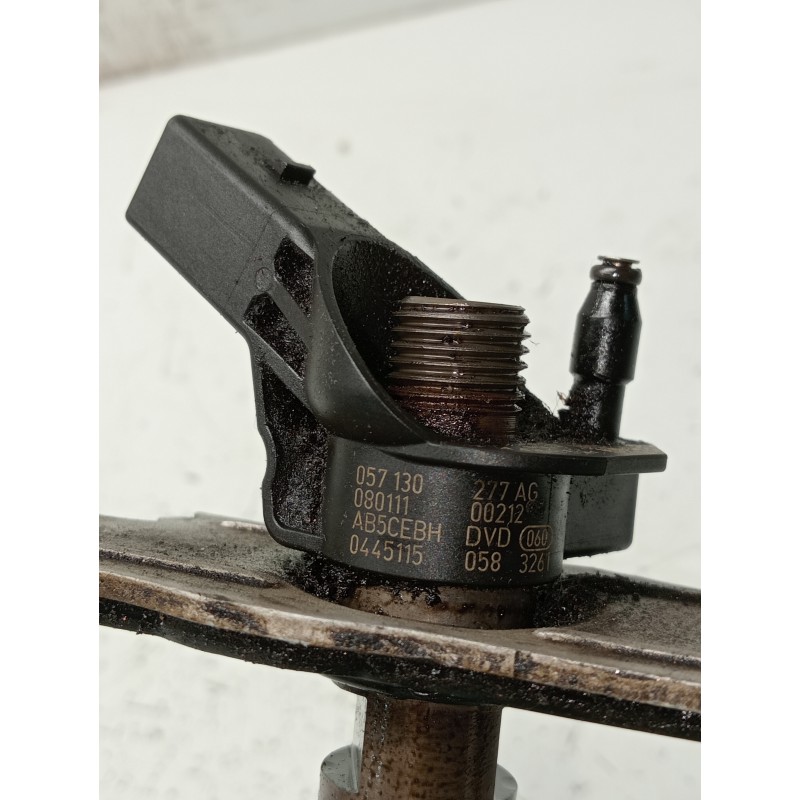 Recambio de inyector para audi a8 (4e2) referencia OEM IAM 0445115058 057130277AG BOSCH