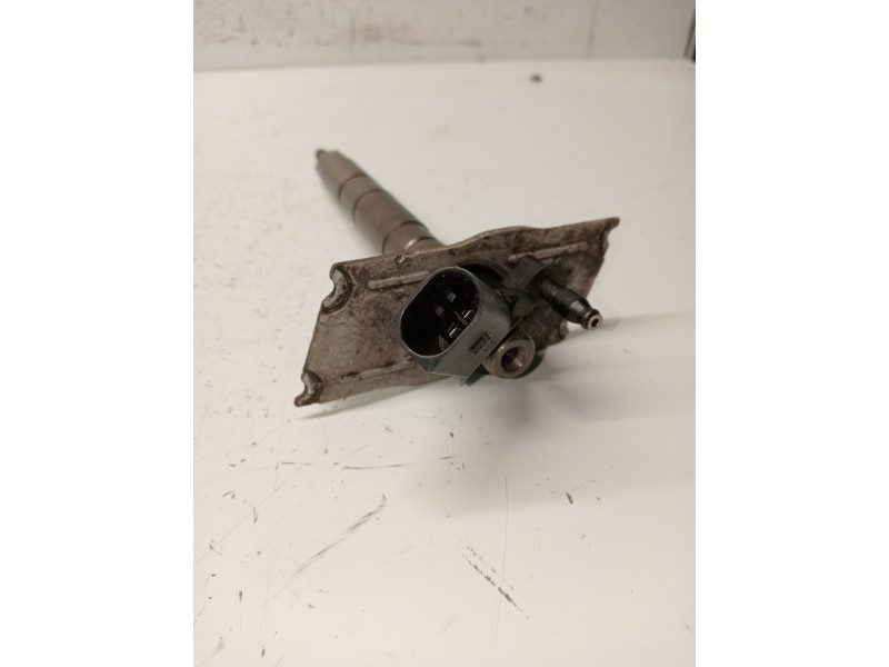 Recambio de inyector para audi a8 (4e2) referencia OEM IAM 0445115058 057130277AG BOSCH