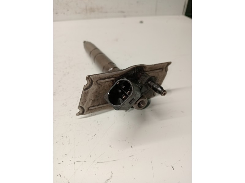 Recambio de inyector para audi a8 (4e2) referencia OEM IAM 0445115058 057130277AG BOSCH