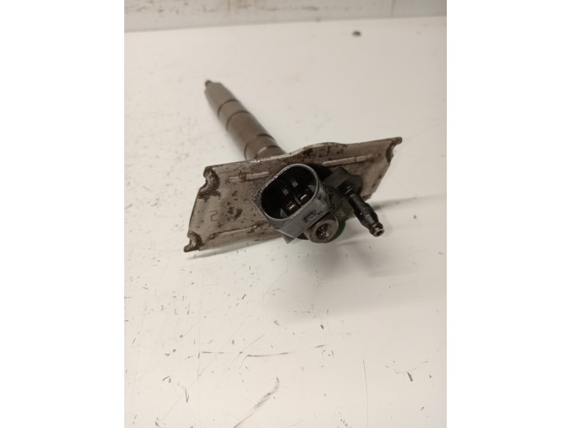 Recambio de inyector para audi a8 (4e2) referencia OEM IAM 0445115058 057130277AG BOSCH