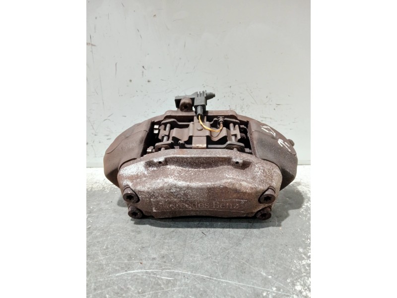 Recambio de pinza freno delantera derecha para mercedes clase cls (w219) referencia OEM IAM 20825301 20704704 