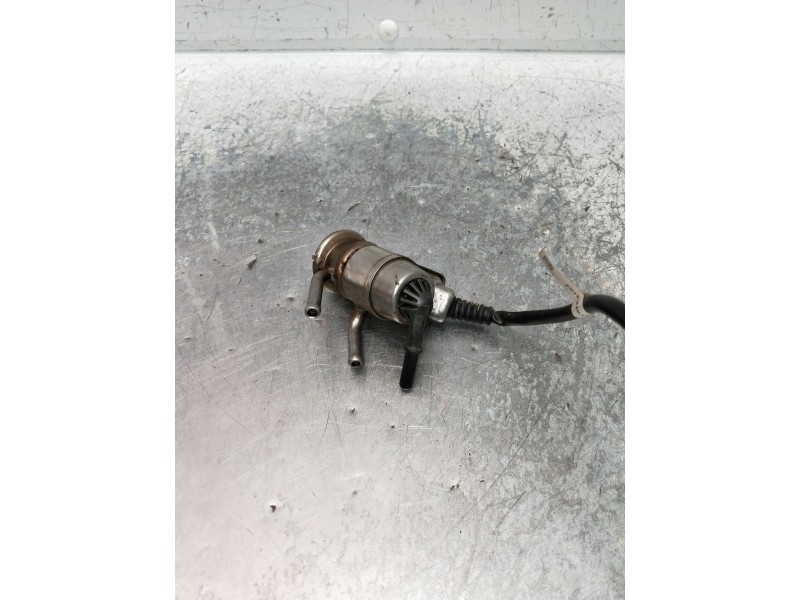 Recambio de inyector para volkswagen arteon (3h7) referencia OEM IAM 0444025042 04L131113P INYECTOR ADBLUE