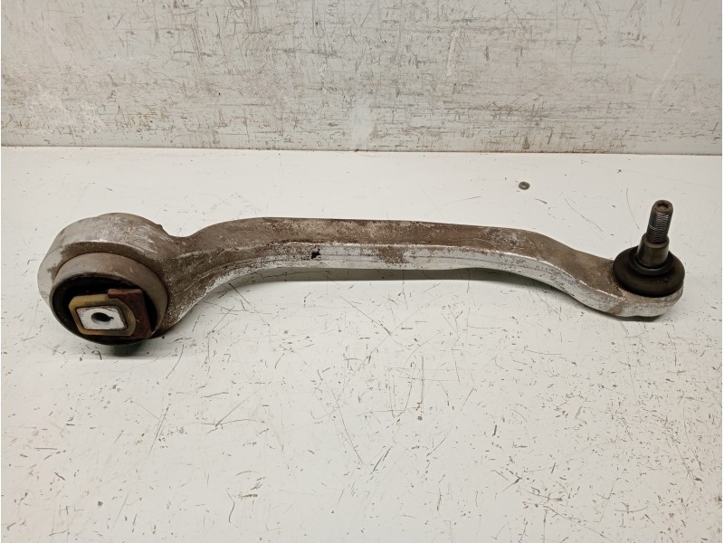 Recambio de brazo suspension inferior delantero derecho para audi a8 (4e2) referencia OEM IAM 4E0407696C  