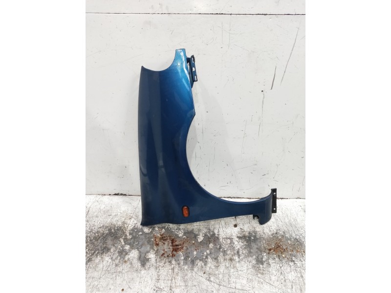 Recambio de aleta delantera derecha para renault clio ii fase ii (b/cb0) referencia OEM IAM   