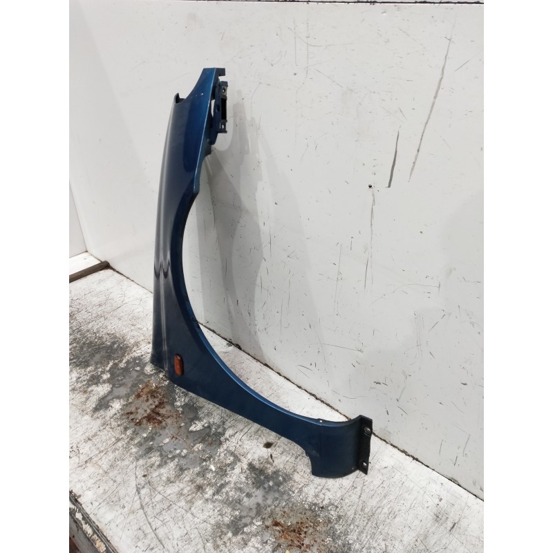 Recambio de aleta delantera derecha para renault clio ii fase ii (b/cb0) referencia OEM IAM   