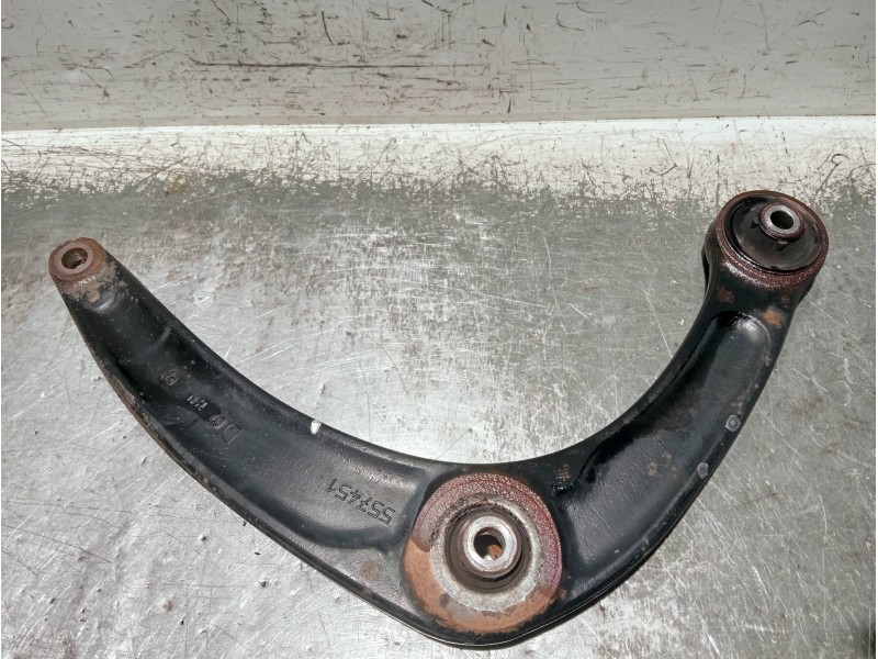 Recambio de brazo suspension inferior delantero derecho para citroen c4 berlina referencia OEM IAM 557451  