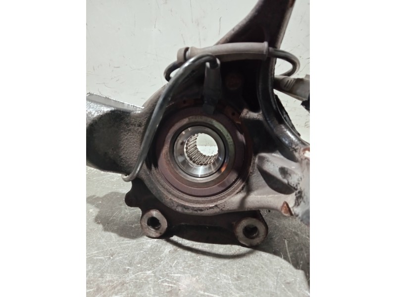 Recambio de mangueta delantera izquierda para citroen c4 berlina referencia OEM IAM   