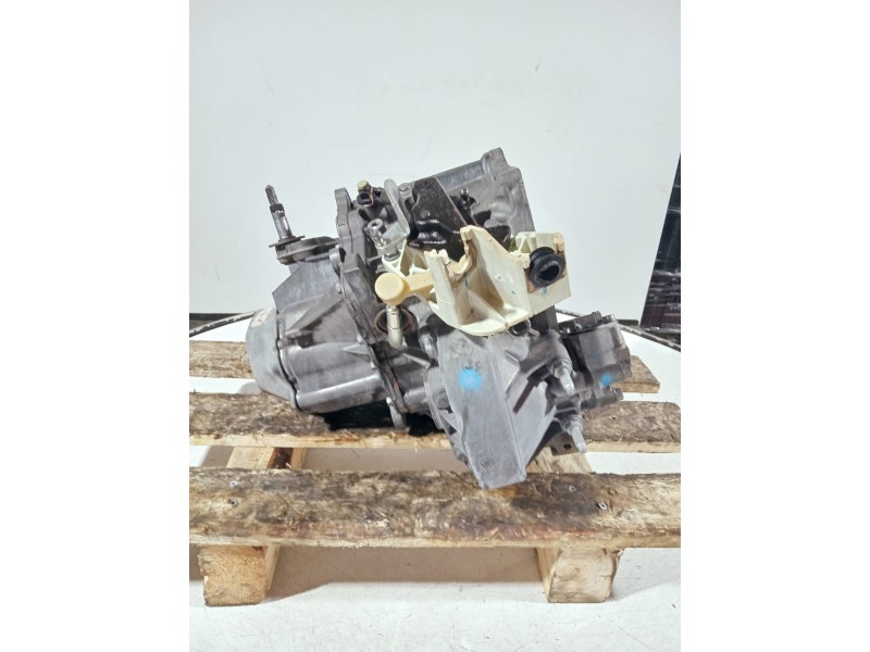 Recambio de caja cambios para citroen c4 berlina referencia OEM IAM 20DM69 3252776A 5V