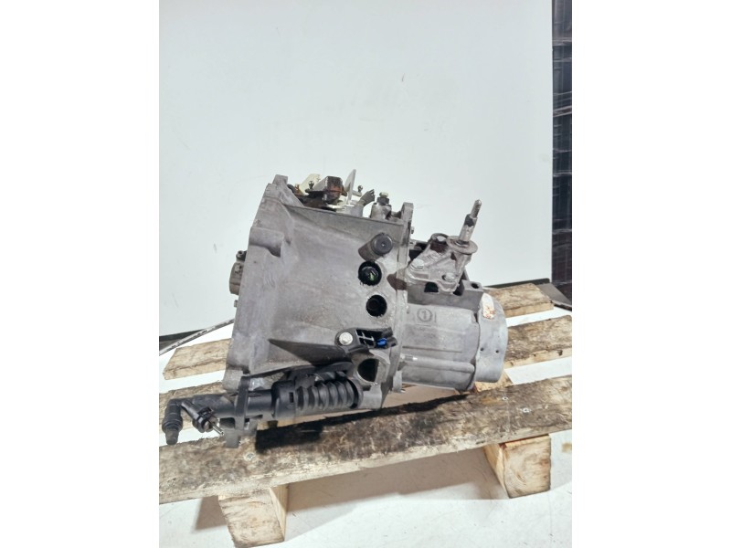 Recambio de caja cambios para citroen c4 berlina referencia OEM IAM 20DM69 3252776A 5V