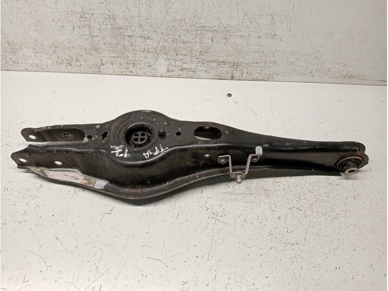 Recambio de brazo suspension inferior trasero izquierdo para volkswagen arteon (3h7) referencia OEM IAM 5Q0501529F  