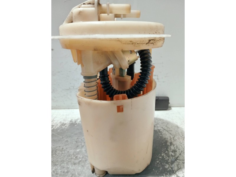 Recambio de bomba combustible para renault clio ii fase ii (b/cb0) referencia OEM IAM 8200027963 09745659903 