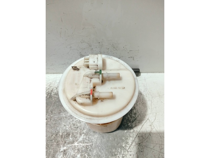 Recambio de bomba combustible para renault clio ii fase ii (b/cb0) referencia OEM IAM 8200027963 09745659903 