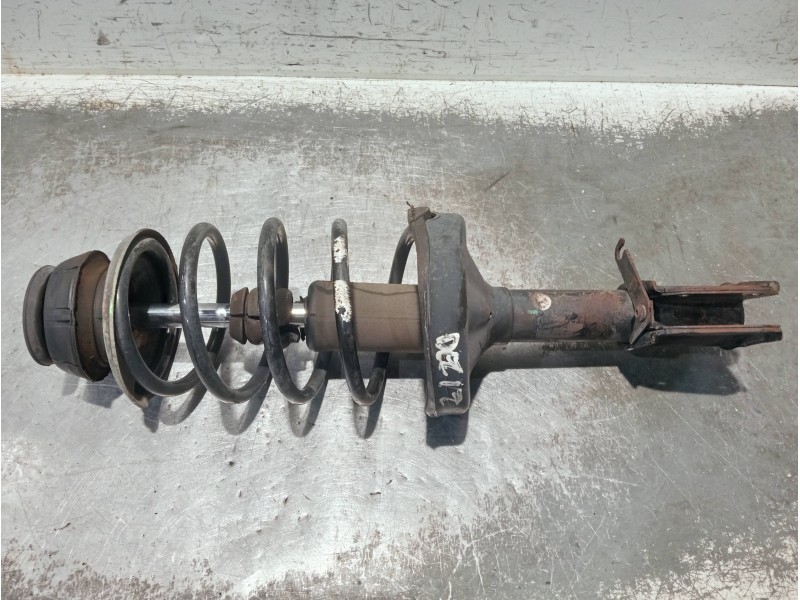 Recambio de amortiguador delantero izquierdo para renault clio ii fase ii (b/cb0) referencia OEM IAM 7700839378D 03051000226D 