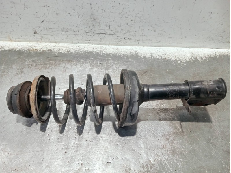 Recambio de amortiguador delantero izquierdo para renault clio ii fase ii (b/cb0) referencia OEM IAM 7700839378D 03051000226D 