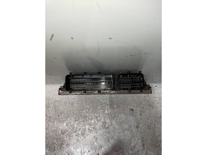 Recambio de centralita motor uce para toyota auris referencia OEM IAM 896602S30 MB2759000424 