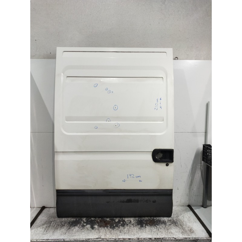 Recambio de puerta lateral corredera derecha para iveco daily caja cerrada (1999 =>) referencia OEM IAM   5P
