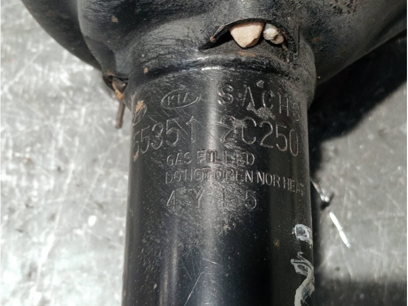 Recambio de amortiguador trasero izquierdo para hyundai coupe (gk) referencia OEM IAM 553512C250  