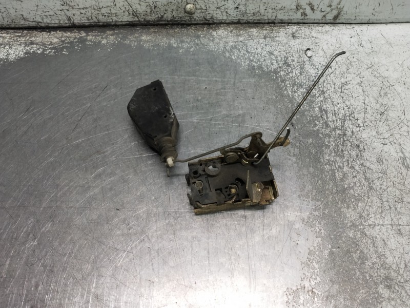 Recambio de motor cierre centralizado trasero izquierdo para peugeot 309 referencia OEM IAM   