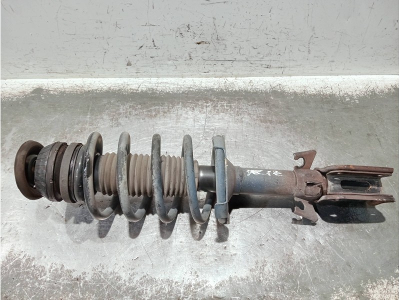 Recambio de amortiguador delantero izquierdo para mercedes vito (w638) combi referencia OEM IAM A6383200913  