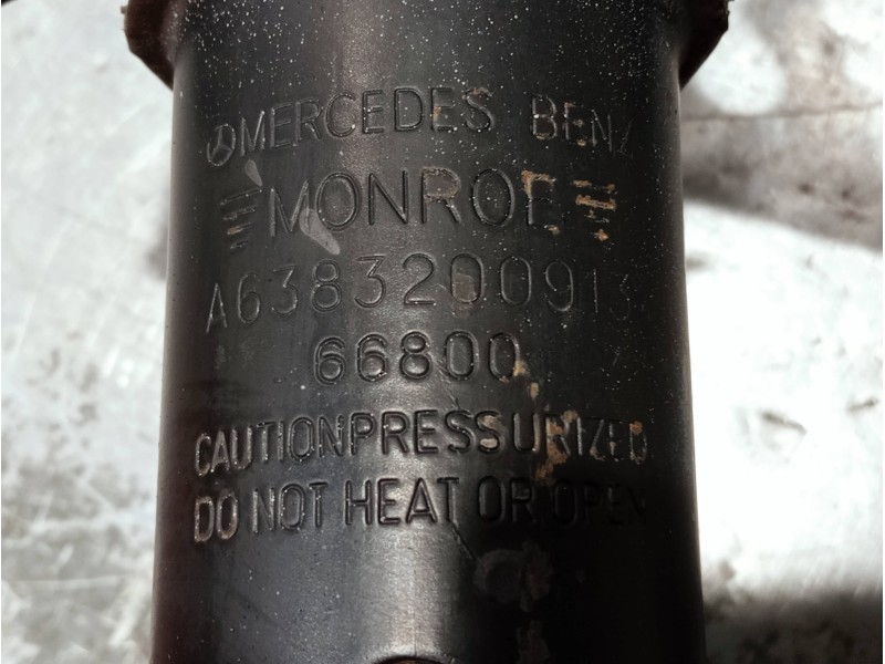 Recambio de amortiguador delantero izquierdo para mercedes vito (w638) combi referencia OEM IAM A6383200913  