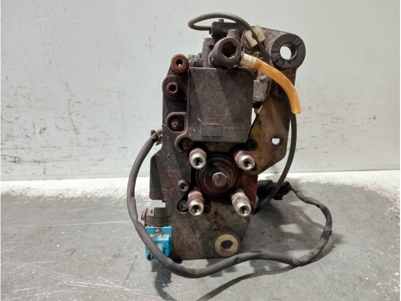 Recambio de bomba inyeccion para peugeot 106 (s2) referencia OEM IAM 0460484142  