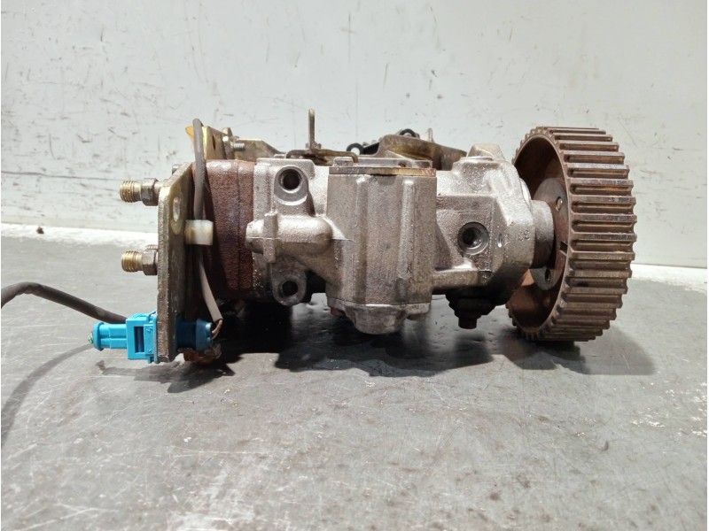 Recambio de bomba inyeccion para peugeot 106 (s2) referencia OEM IAM 0460484142  