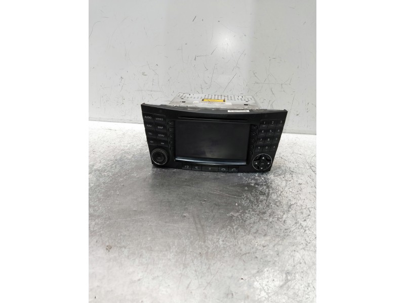 Recambio de sistema audio / radio cd para mercedes clase cls (w219) referencia OEM IAM A2118704789  