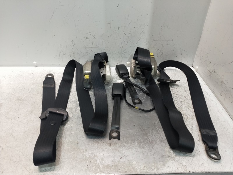 Recambio de juego cinturones delantero para peugeot 107 referencia OEM IAM   3P