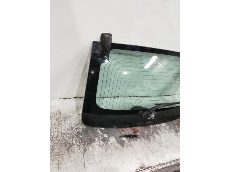 Recambio de porton trasero para peugeot 107 referencia OEM IAM   3P